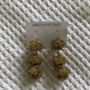 FREE! BNWT!✨ Vanessa Mooney Gold Knot Earrings